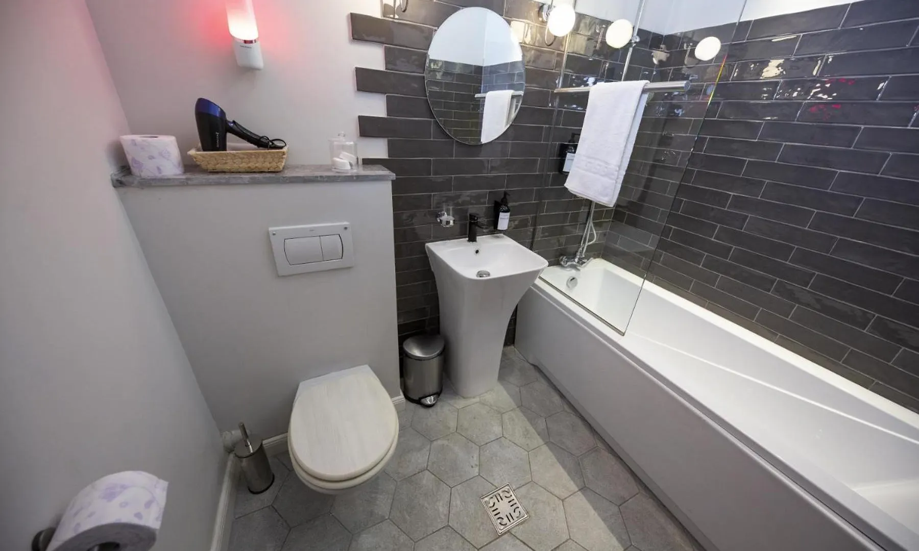 Athenaeum Spacious& Cozy 1Br Prime Location W Balcony بوخارست 0*,