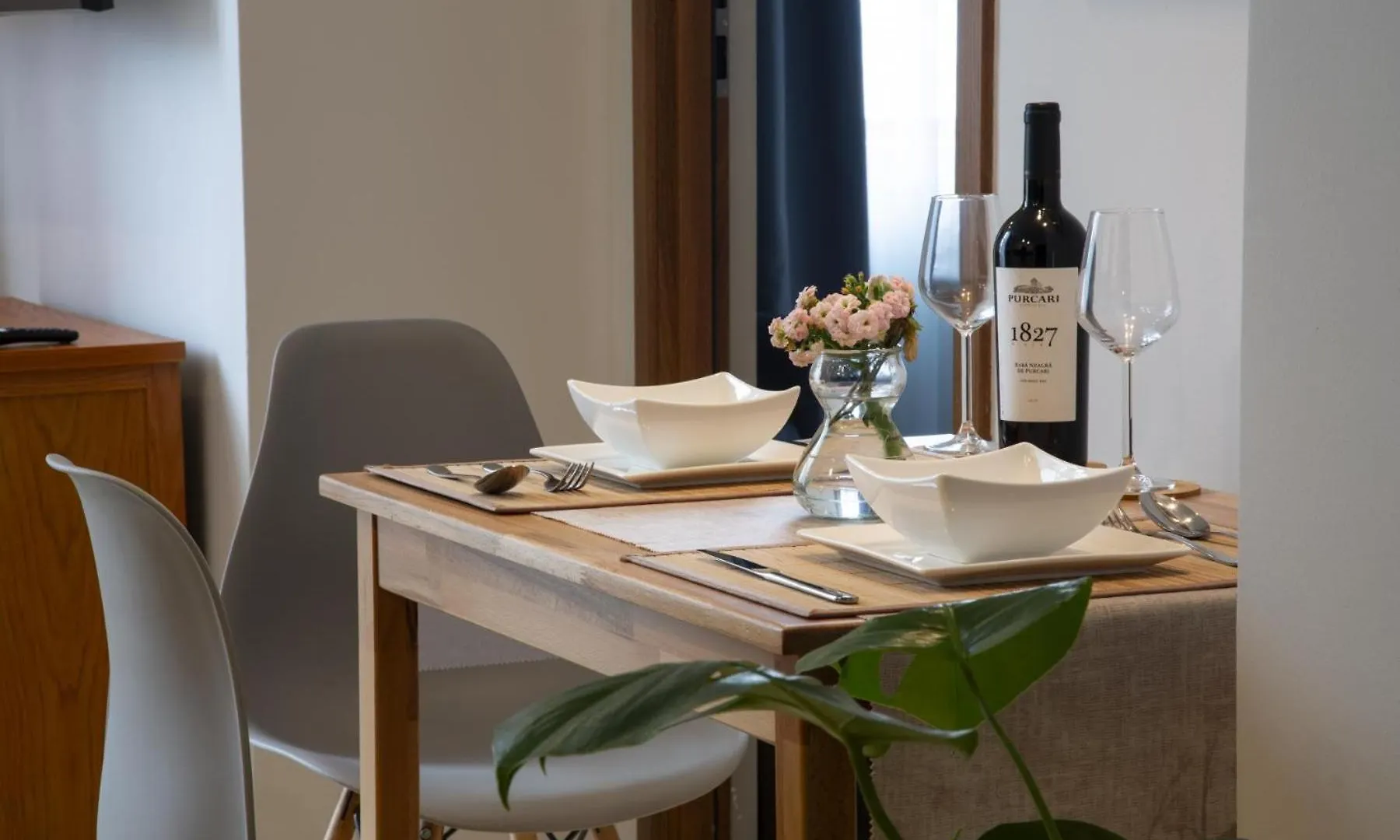 Athenaeum Spacious& Cozy 1Br Prime Location W Balcony بوخارست 0*,  رومانيا