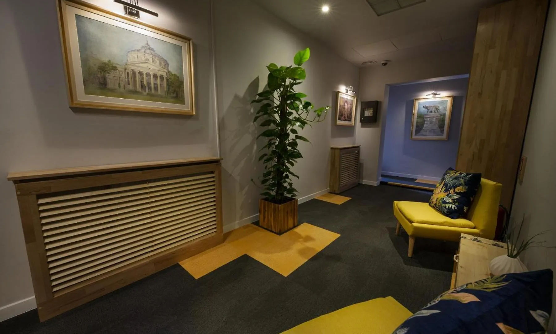 アパート Athenaeum Spacious& Cozy 1Br Prime Location W Balcony ブカレスト ルーマニア
