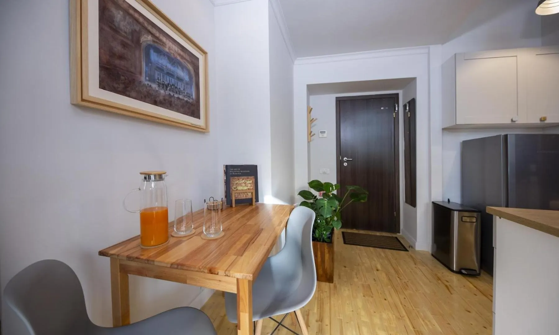 Athenaeum Spacious& Cozy 1Br Prime Location W Balcony ブカレスト アパート